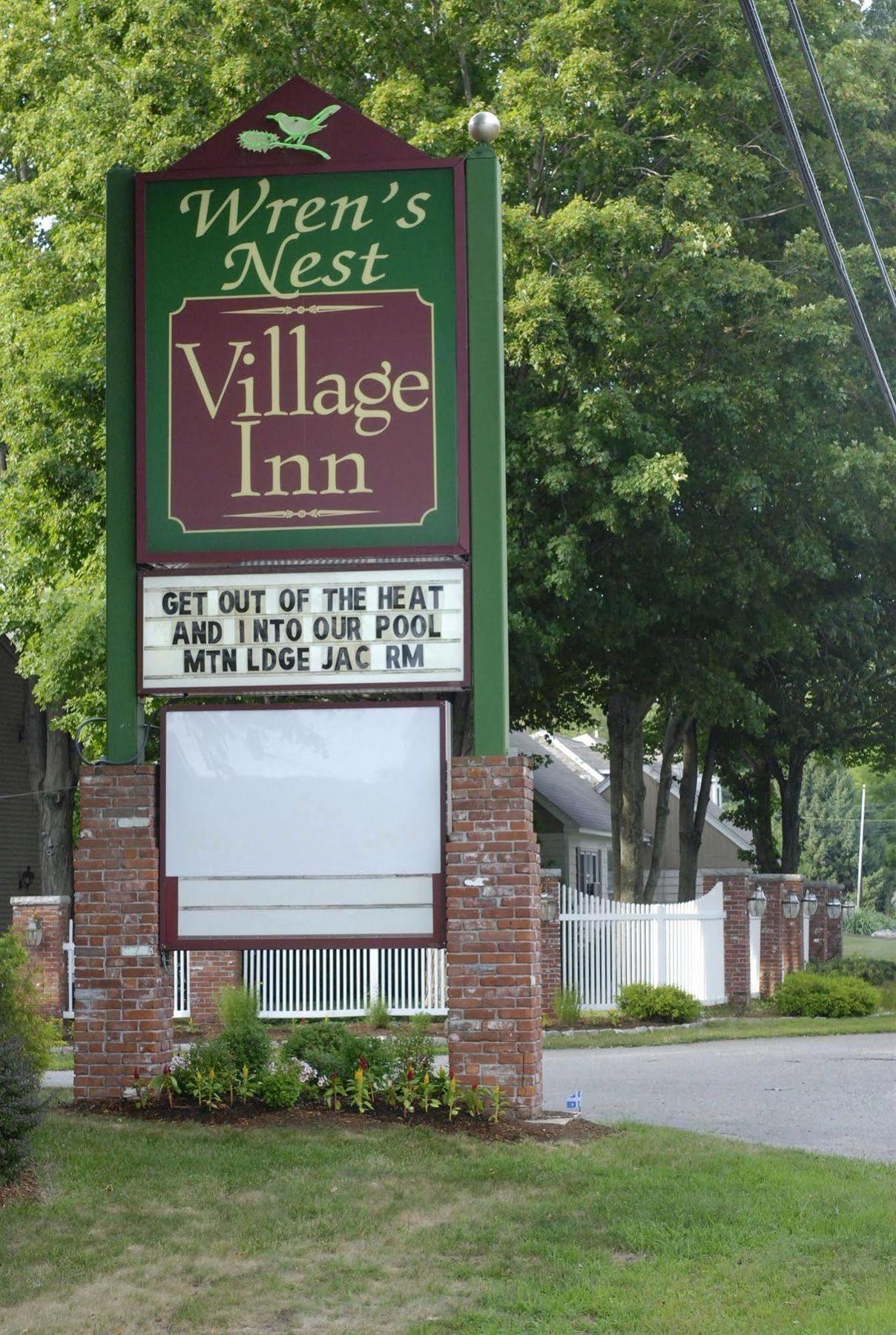פורטסמות' Wren'S Nest Village Inn מראה חיצוני תמונה